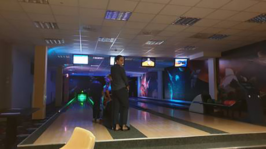 Okresná organizácia strany SMER - SD Michalovce - bowlingový turnaj - foto č. 5