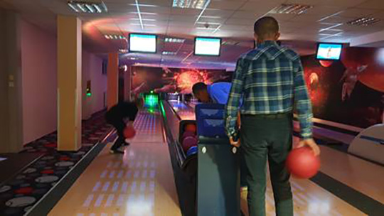 Okresná organizácia strany SMER - SD Michalovce - bowlingový turnaj - foto č. 6