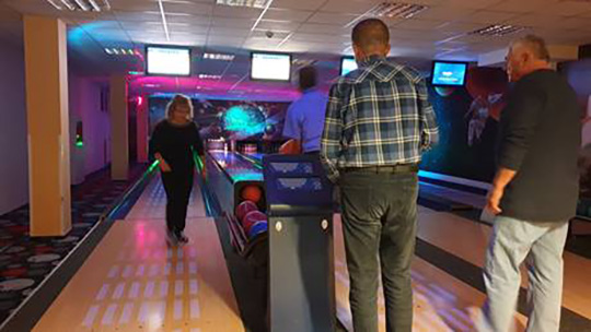 Okresná organizácia strany SMER - SD Michalovce - bowlingový turnaj - foto č. 7