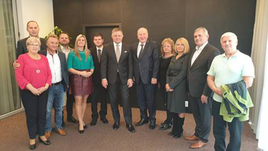 Návšteva predsedu strany SMER - SD Roberta Fica s Okresnou radou SMER - SD v Michalovciach - foto č. 3