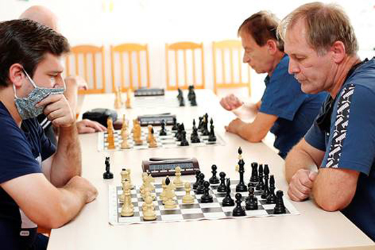 Šachový turnaj SMER-SD Michalovce - foto č. 10